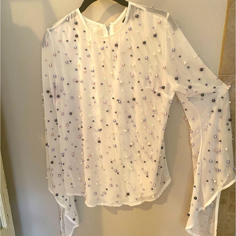 Gorgeous top. Made by Beaulah. Size L